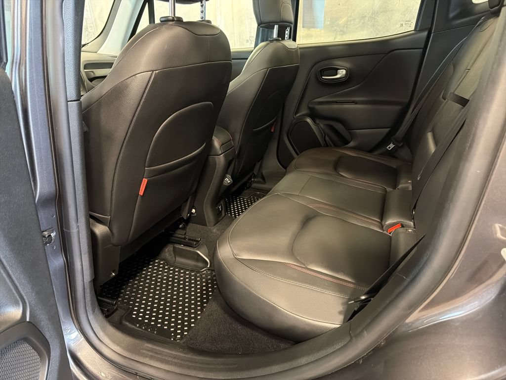 Used 2020 Jeep Renegade Trailhawk w/ Premium Leather Group AWD/4WD image 18