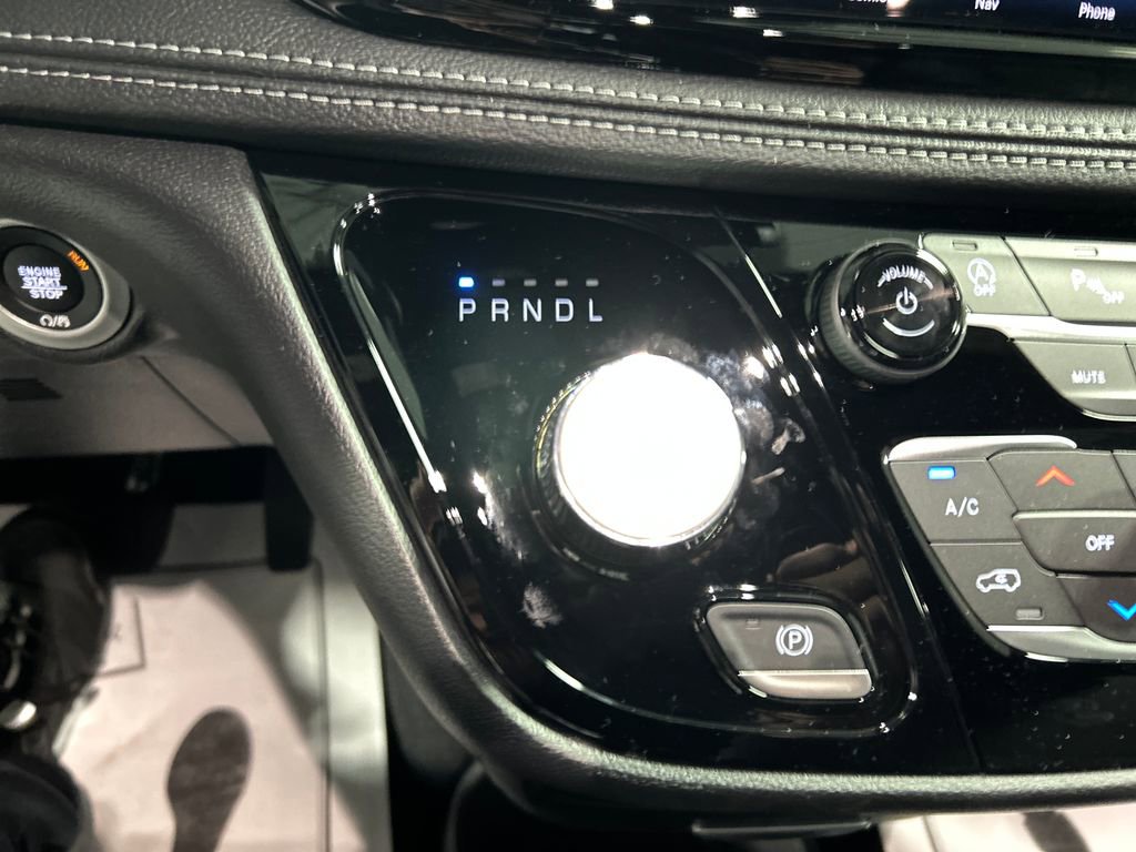New 2027 Chrysler Pacifica Select FWD image 18