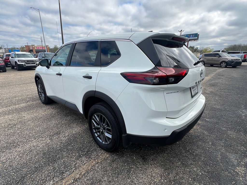 Used 2025 Nissan Rogue S image 7