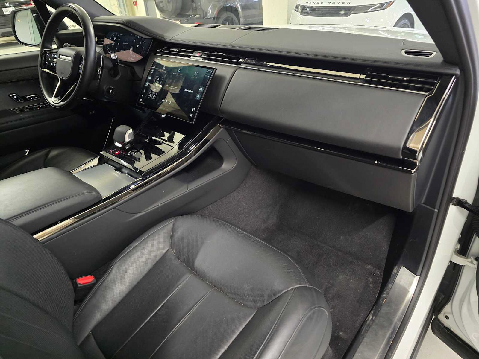 Used 2024 Land Rover Range Rover Sport Dynamic SE AWD/4WD image 10