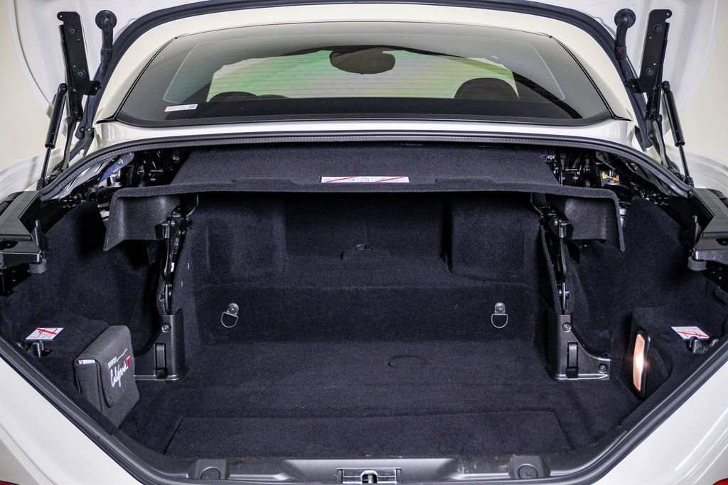 Used 2015 Ferrari California T image 40