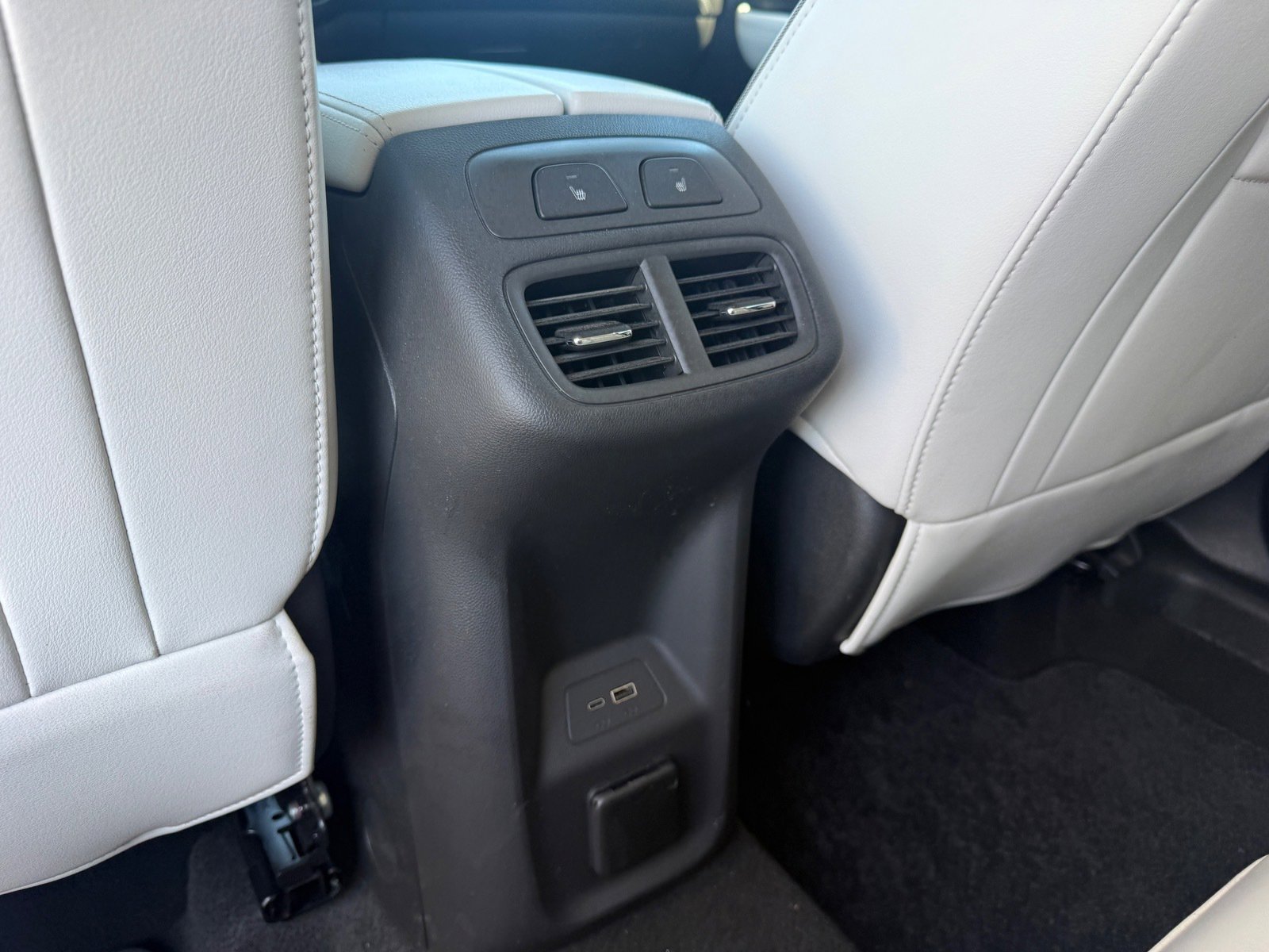 Used 2024 Buick Envision Avenir image 26