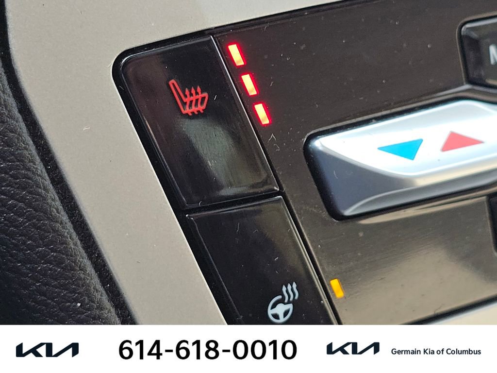 Used 2022 Ford Explorer XLT w/ Equipment Group 202A image 33