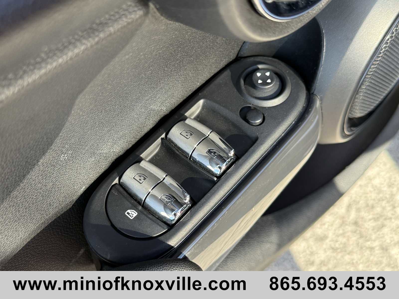 Used 2024 MINI Cooper 4-Door Hardtop image 14