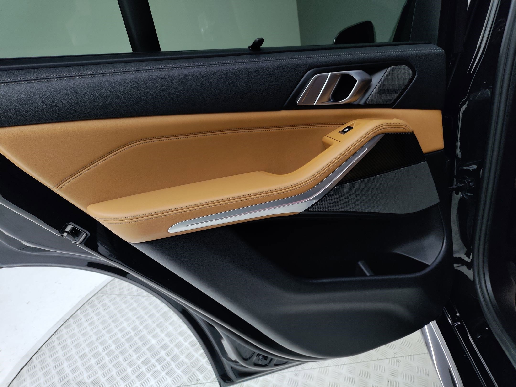 Certified 2023 BMW X5 M50i w/ Executive Package image 29