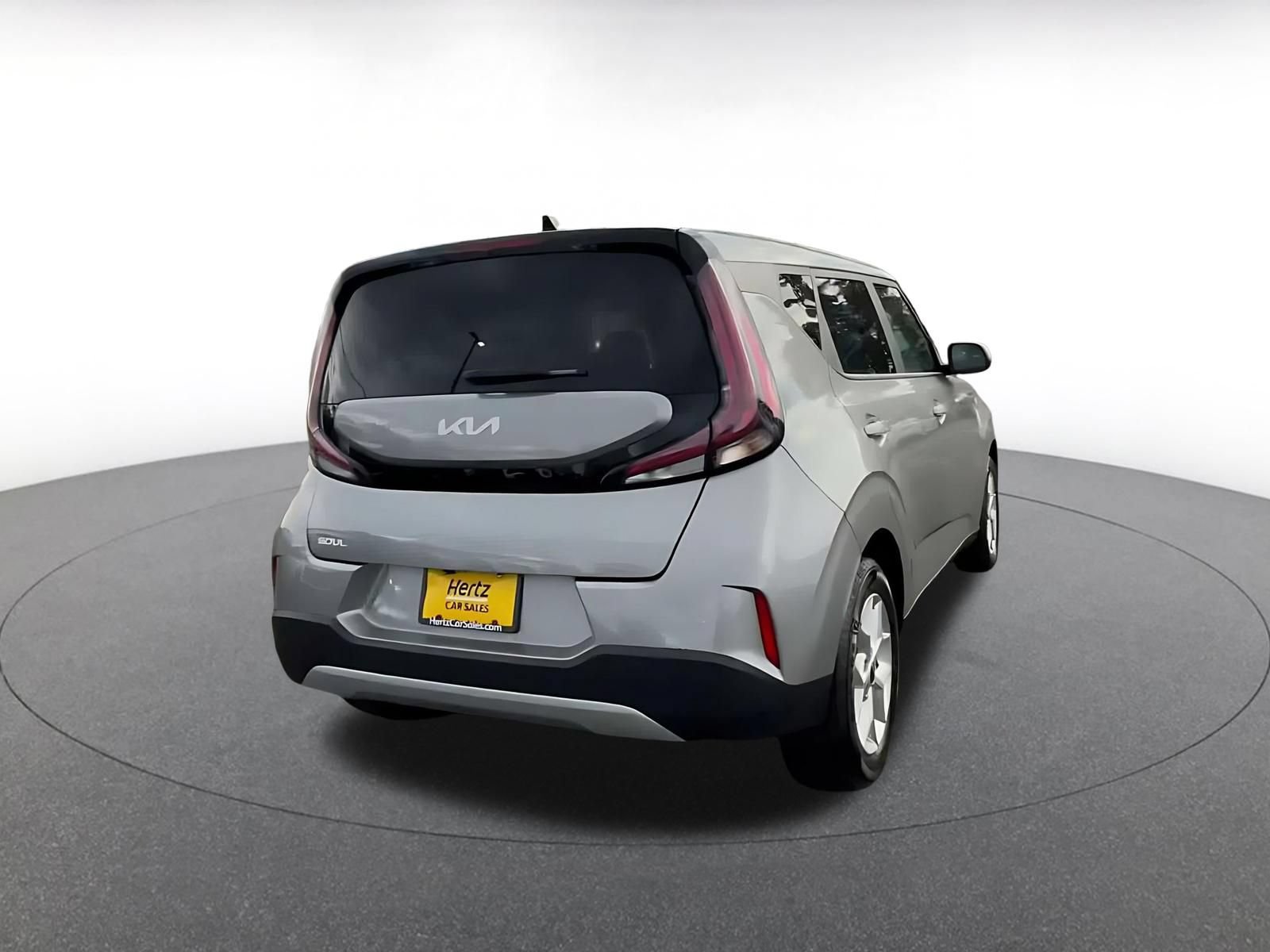 Used 2025 Kia Soul LX w/ LX Technology Package FWD image 14