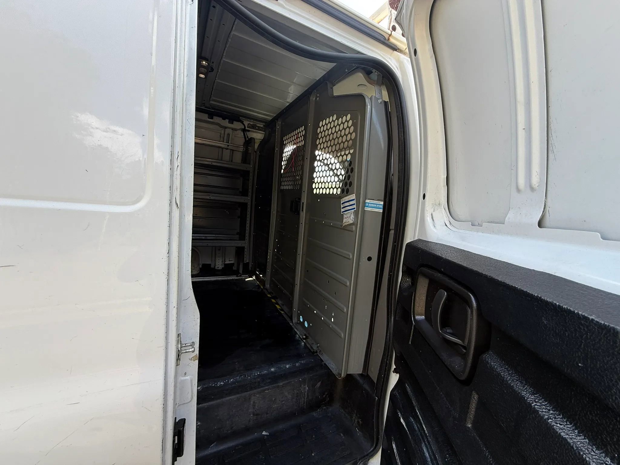 Used 2016 Chevrolet Express 2500 RWD image 18