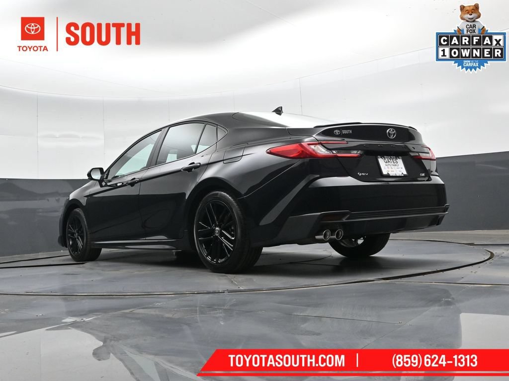 Used 2026 Toyota Camry SE FWD image 40