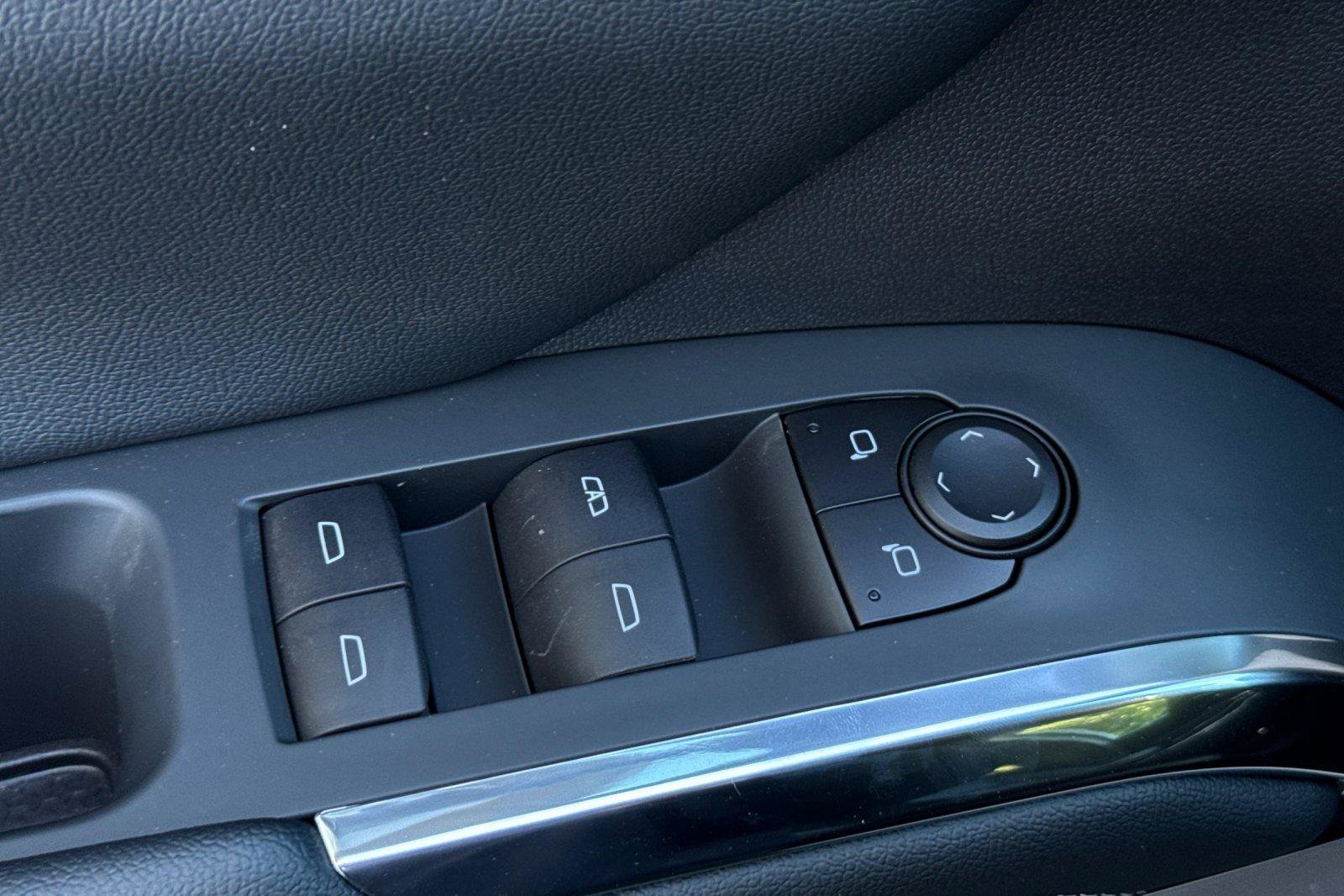 New 2026 Chevrolet Traverse LT image 14