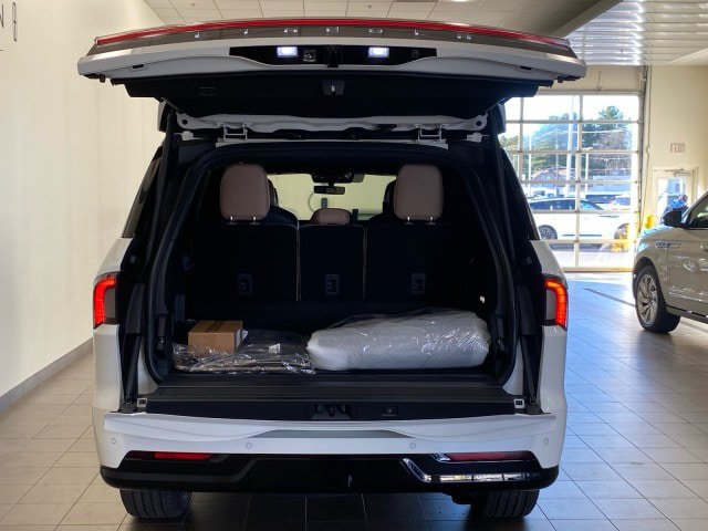 New 2025 Lincoln Navigator Black Label AWD/4WD image 9