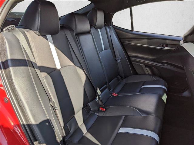 Used 2025 Toyota Camry SE image 18