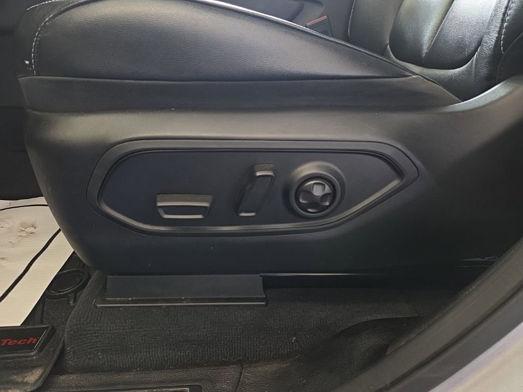 Used 2022 Jeep Grand Cherokee Limited 4xe image 18