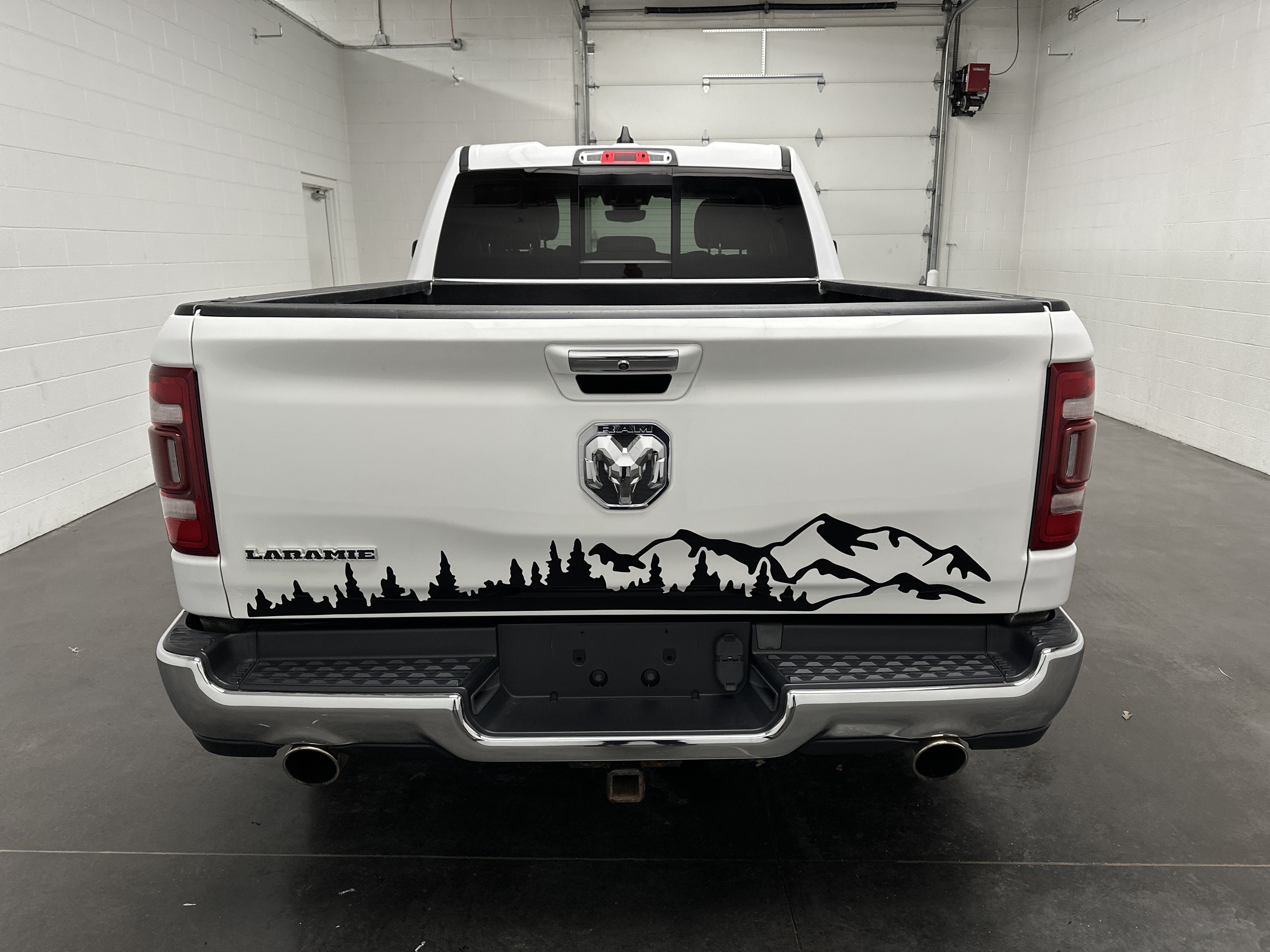 Used 2020 RAM 1500 Laramie AWD/4WD image 8