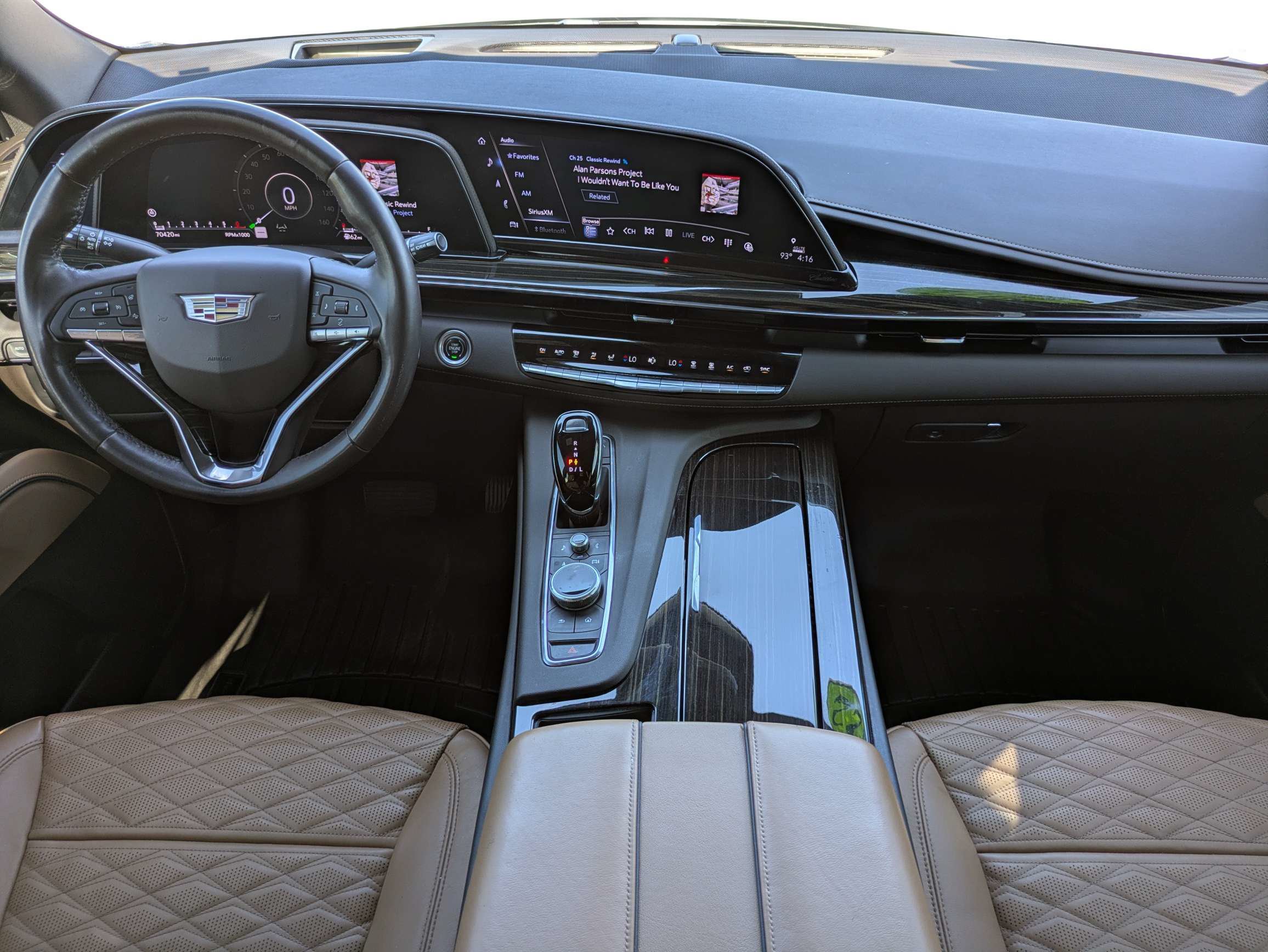 Used 2022 Cadillac Escalade Premium Luxury AWD/4WD image 15