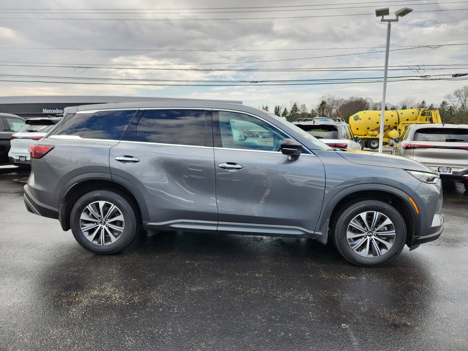 Used 2023 INFINITI QX60 Pure image 6