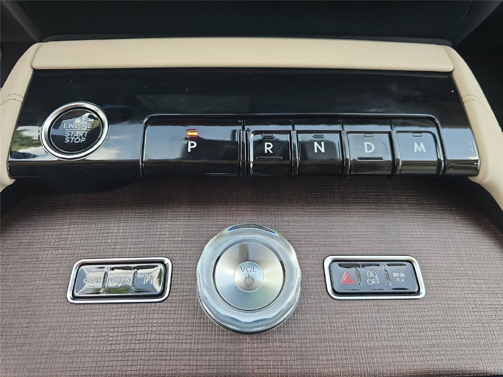 New 2027 Lincoln Navigator Premiere RWD image 18