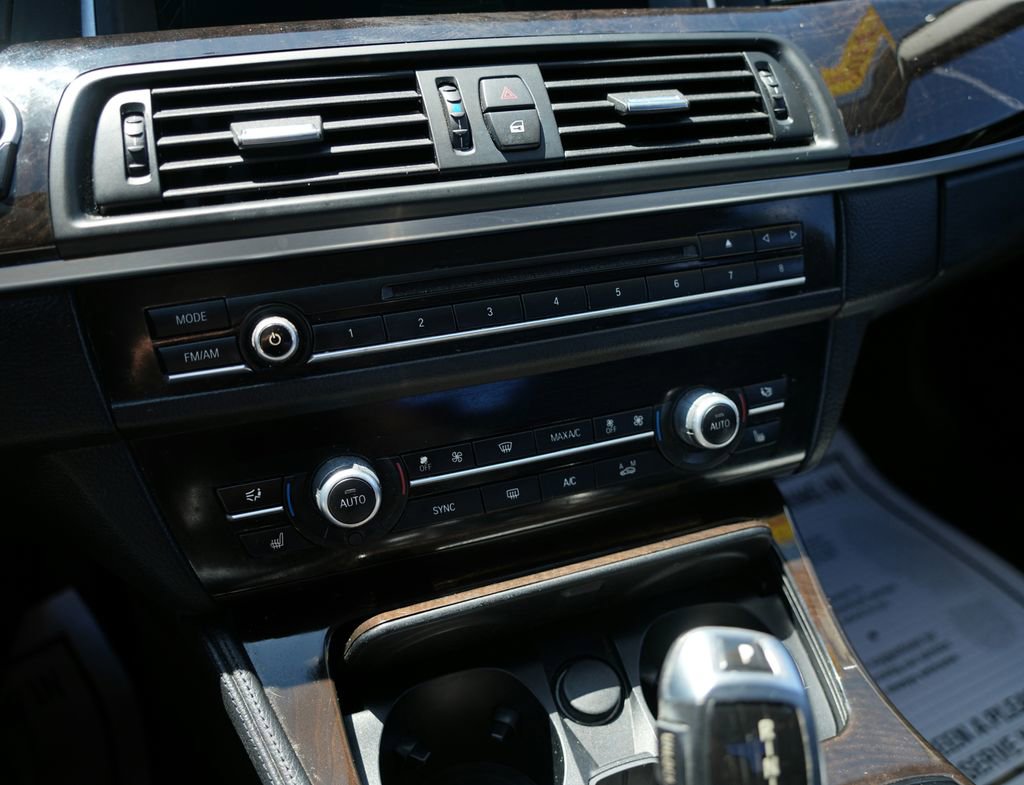 Used 2014 BMW 528i xDrive Sedan AWD/4WD image 13