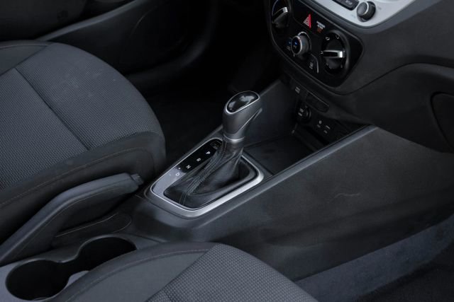 Used 2020 Hyundai Accent SE image 27