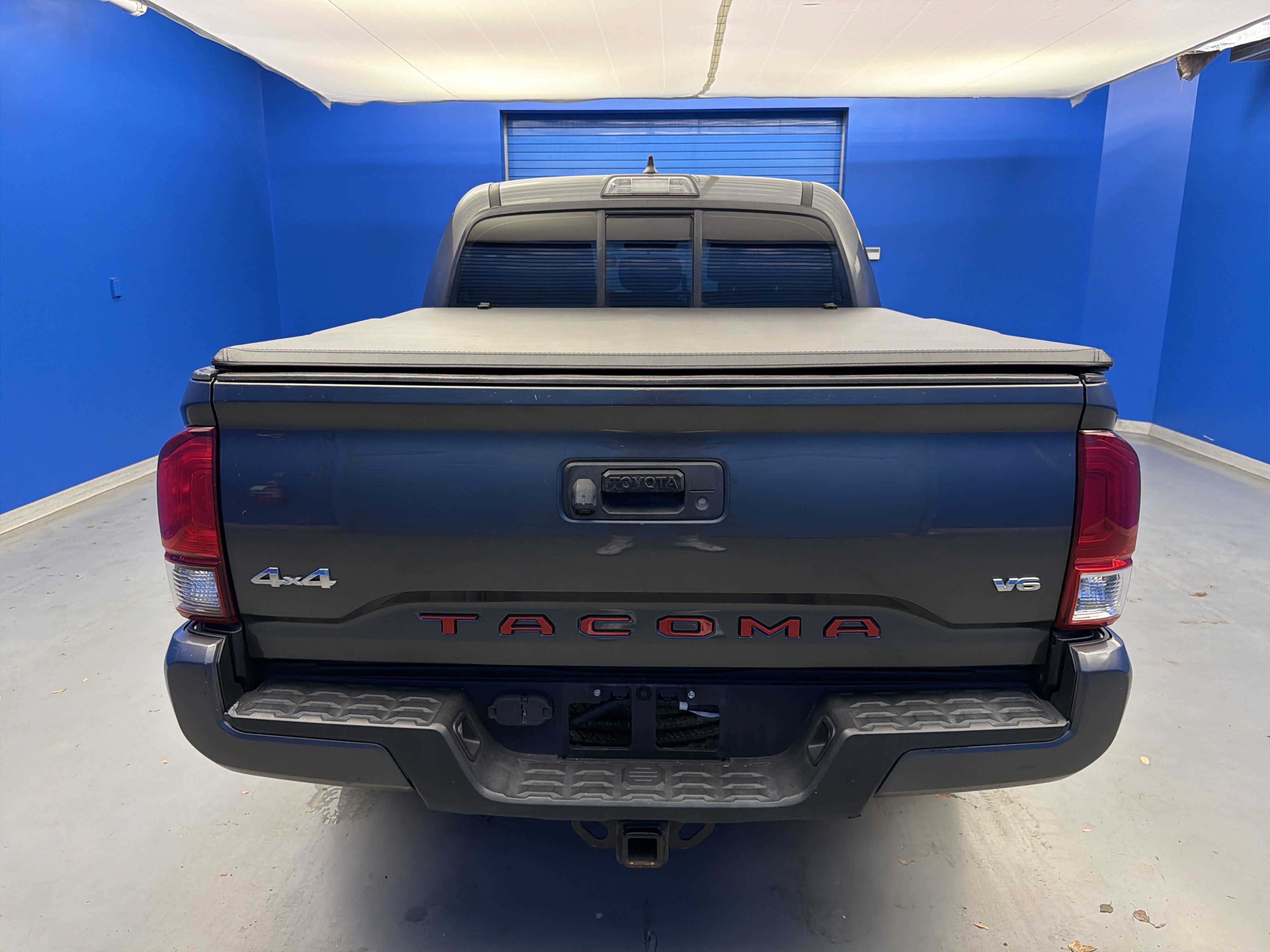 Used 2018 Toyota Tacoma SR w/ SR Convenience Package AWD/4WD image 6
