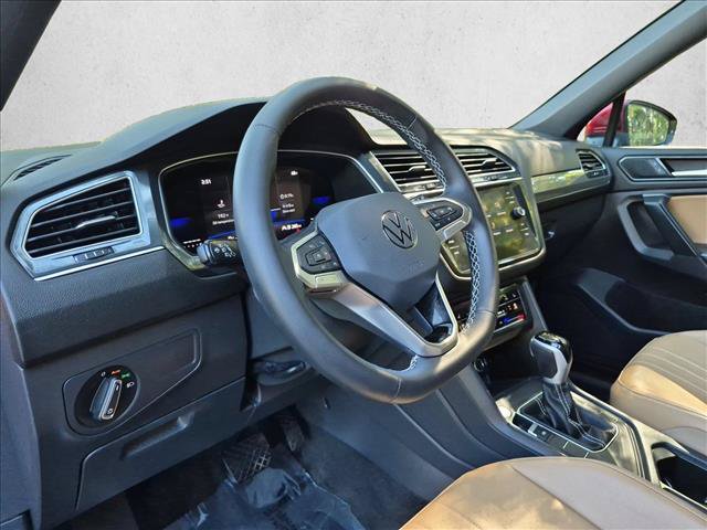 Used 2024 Volkswagen Tiguan SE FWD image 10