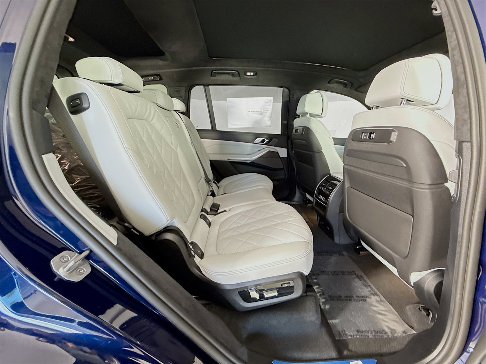 New 2026 BMW X7 xDrive40i w/ Executive Package image 30