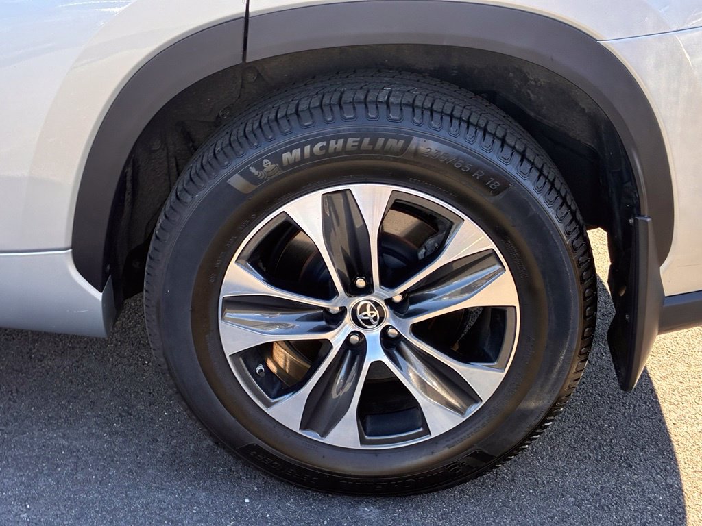 Used 2021 Toyota Highlander XLE AWD/4WD image 51