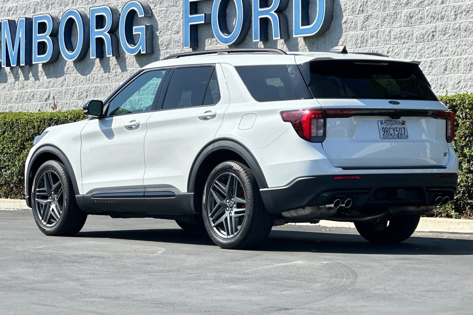 Used 2025 Ford Explorer ST image 6