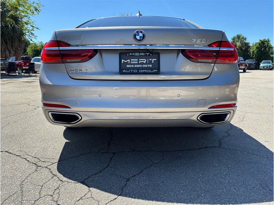 Used 2016 BMW 750i RWD image 17