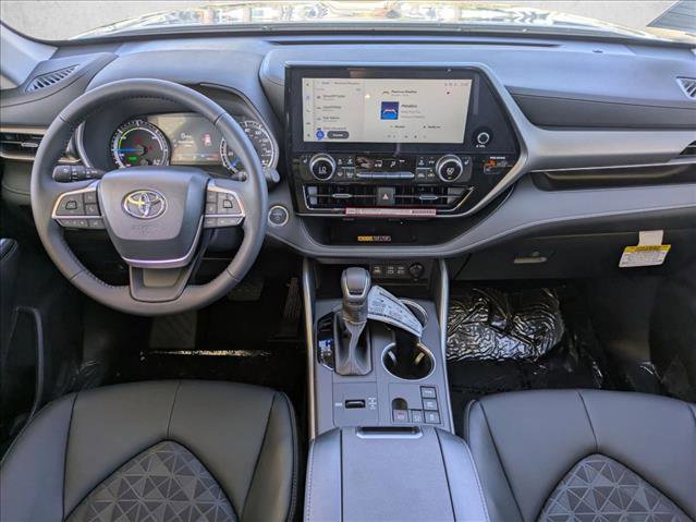 New 2025 Toyota Highlander XLE image 15