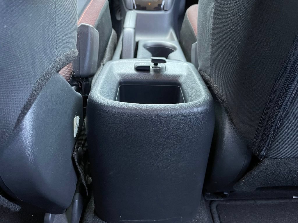 Used 2020 Nissan Versa SR FWD image 27