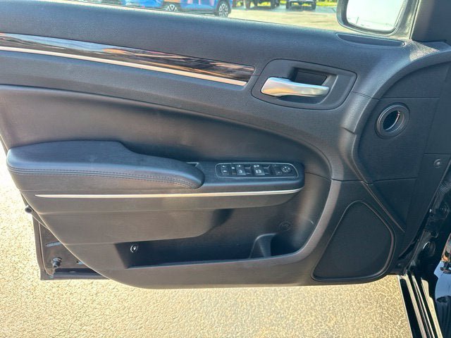 Used 2016 Chrysler 300 Limited AWD/4WD image 8