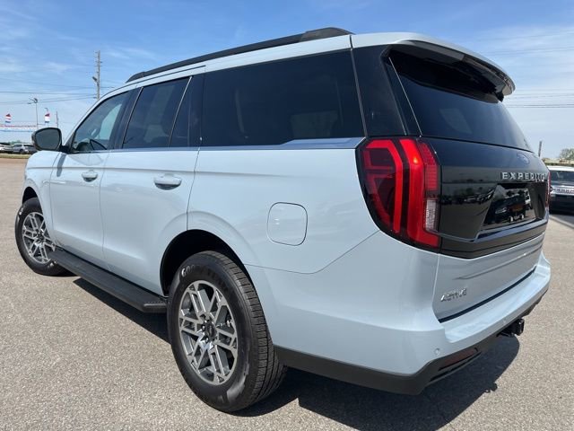 Used 2026 Ford Expedition Active image 32