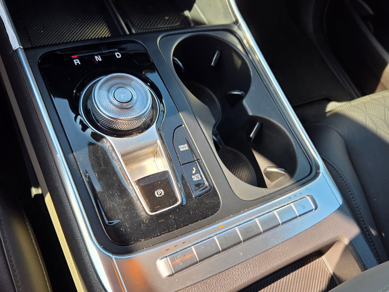 Used 2025 Kia Carnival EX image 26