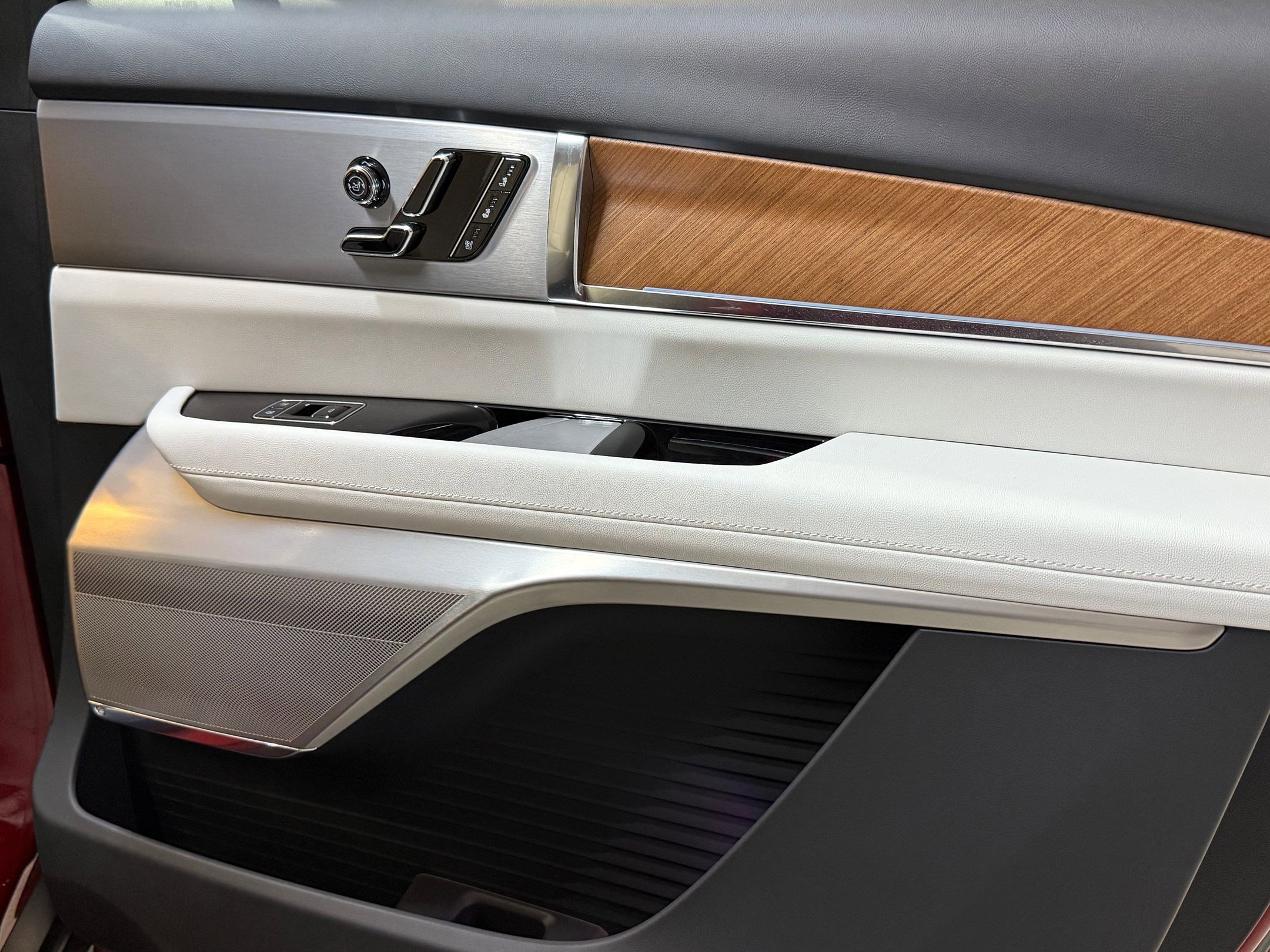 New 2026 Cadillac Vistiq Sport image 52