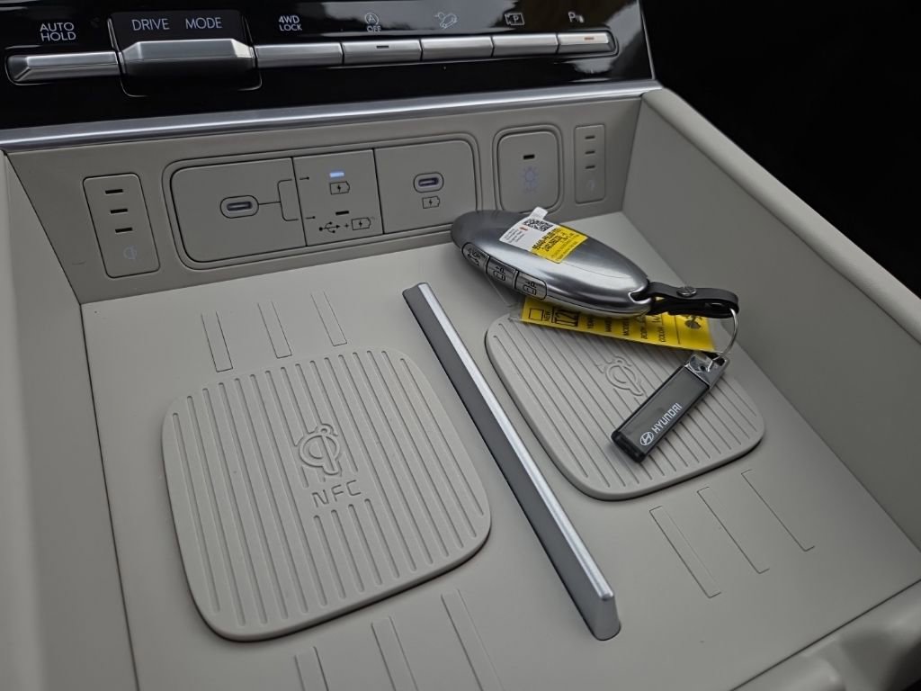 Used 2024 Hyundai Santa Fe Calligraphy image 35