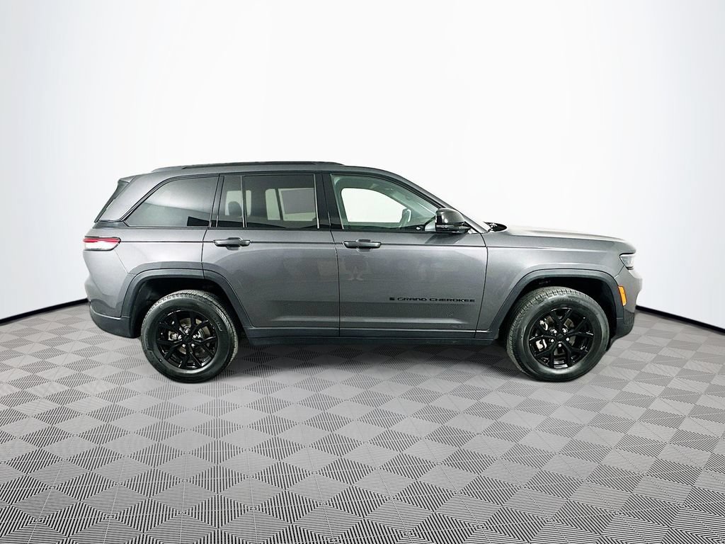 Certified 2024 Jeep Grand Cherokee Altitude AWD/4WD image 14
