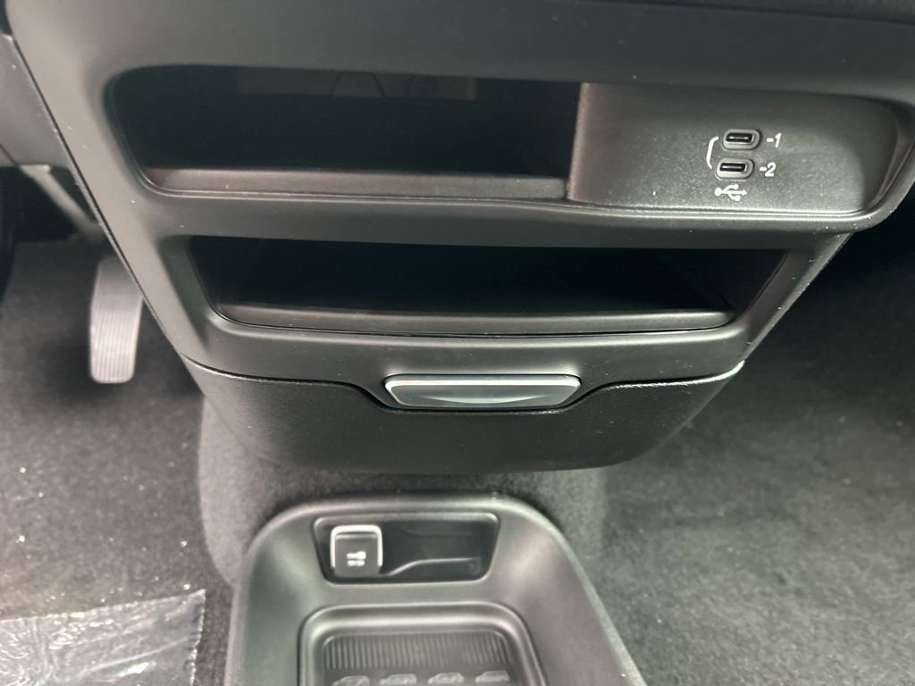 New 2026 Chrysler Voyager LX image 29