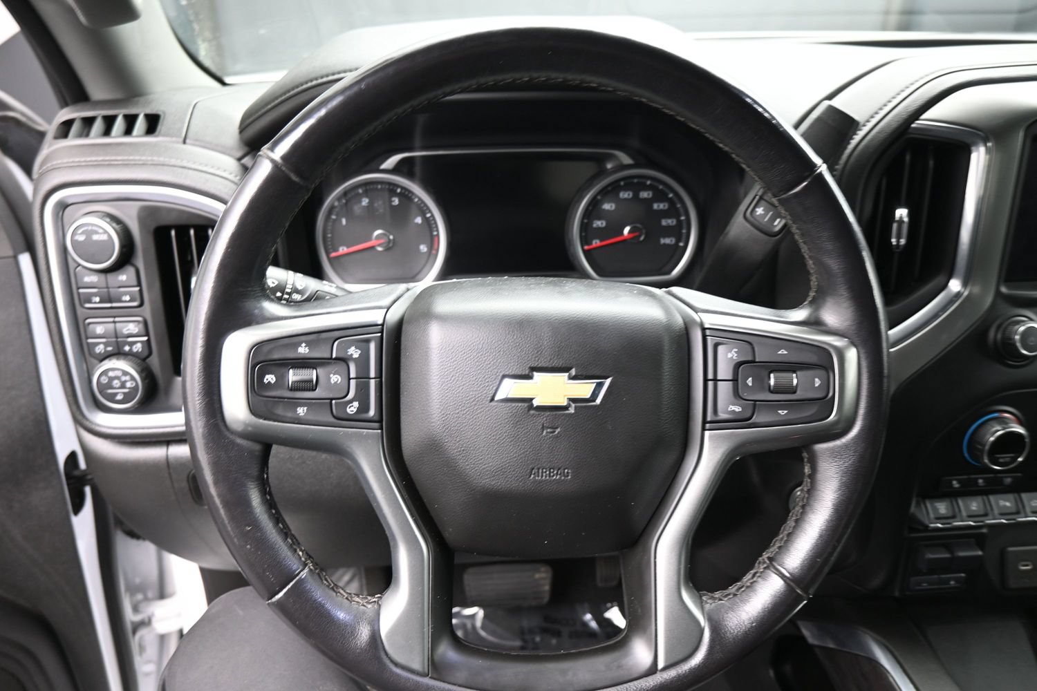 Used 2021 Chevrolet Silverado 3500 LTZ w/ LTZ Convenience Package AWD/4WD image 14
