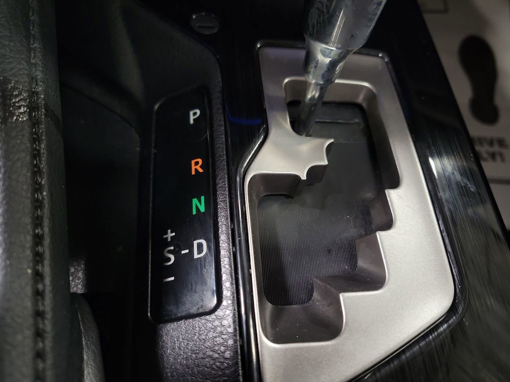 Used 2018 Toyota RAV4 Limited image 16