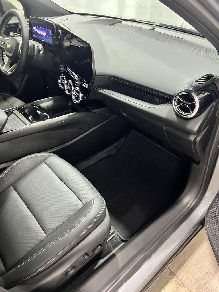 Used 2024 Chevrolet Blazer EV LT AWD/4WD image 19