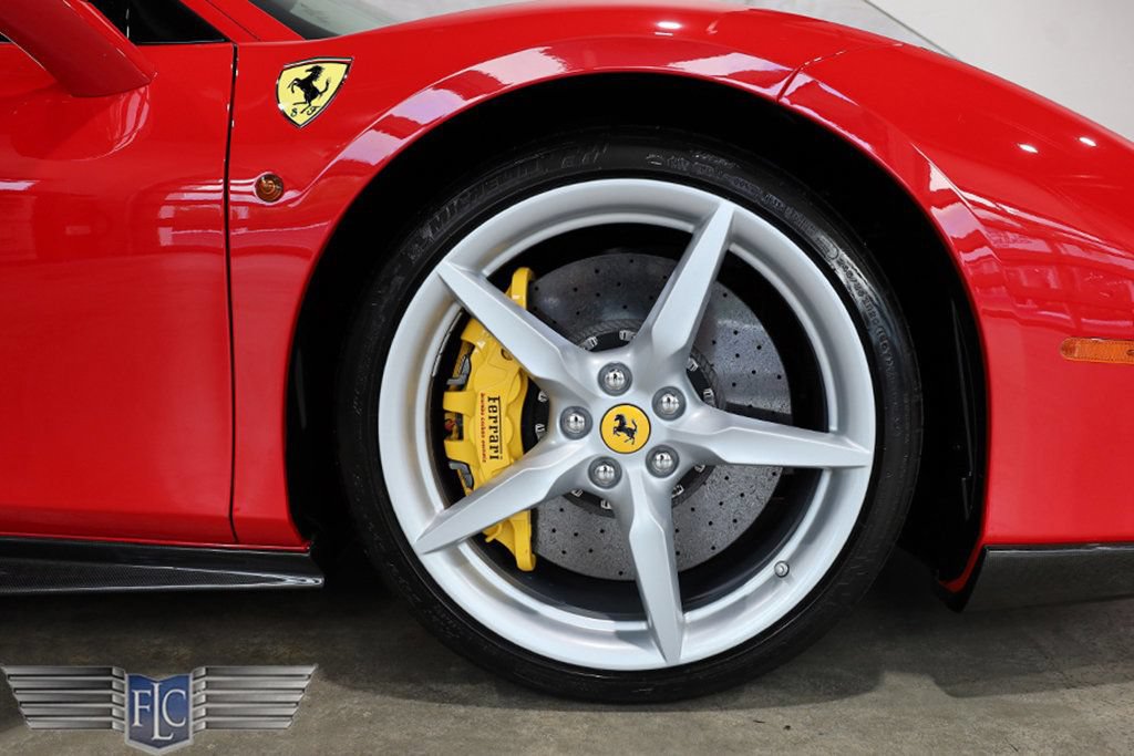 Used 2018 Ferrari 488 GTB RWD image 42