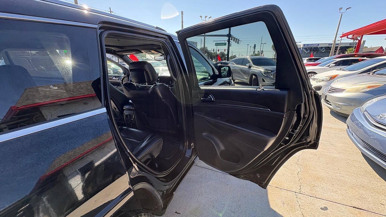 Used 2019 Jeep Grand Cherokee Overland RWD image 12