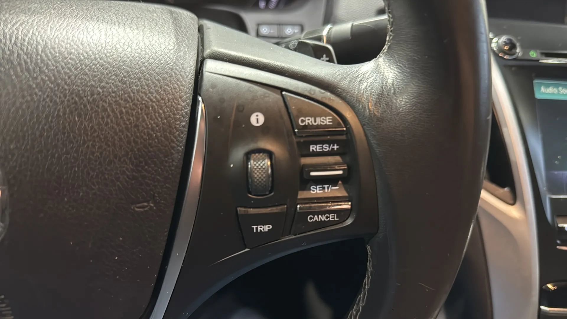 Used 2017 Acura TLX FWD image 11