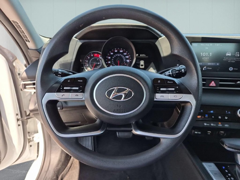 Used 2021 Hyundai Elantra SEL FWD image 17