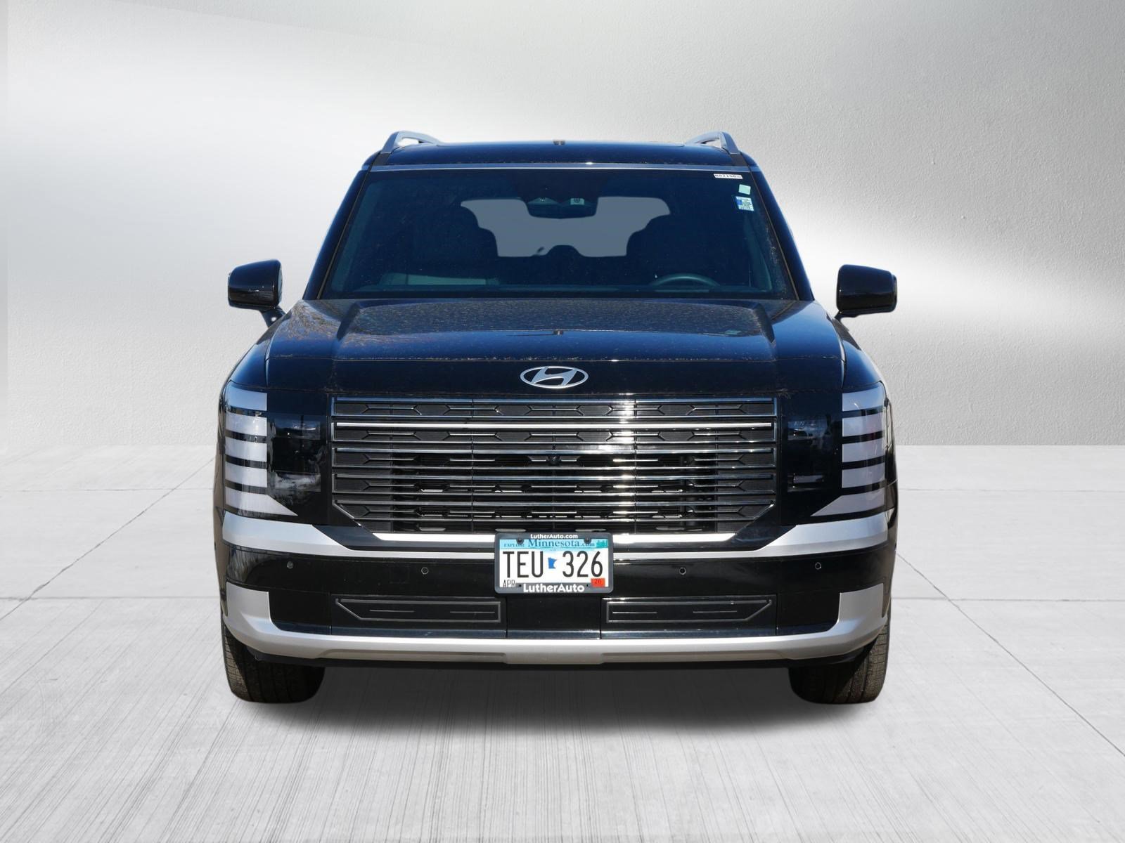 Used 2026 Hyundai Palisade Calligraphy image 2