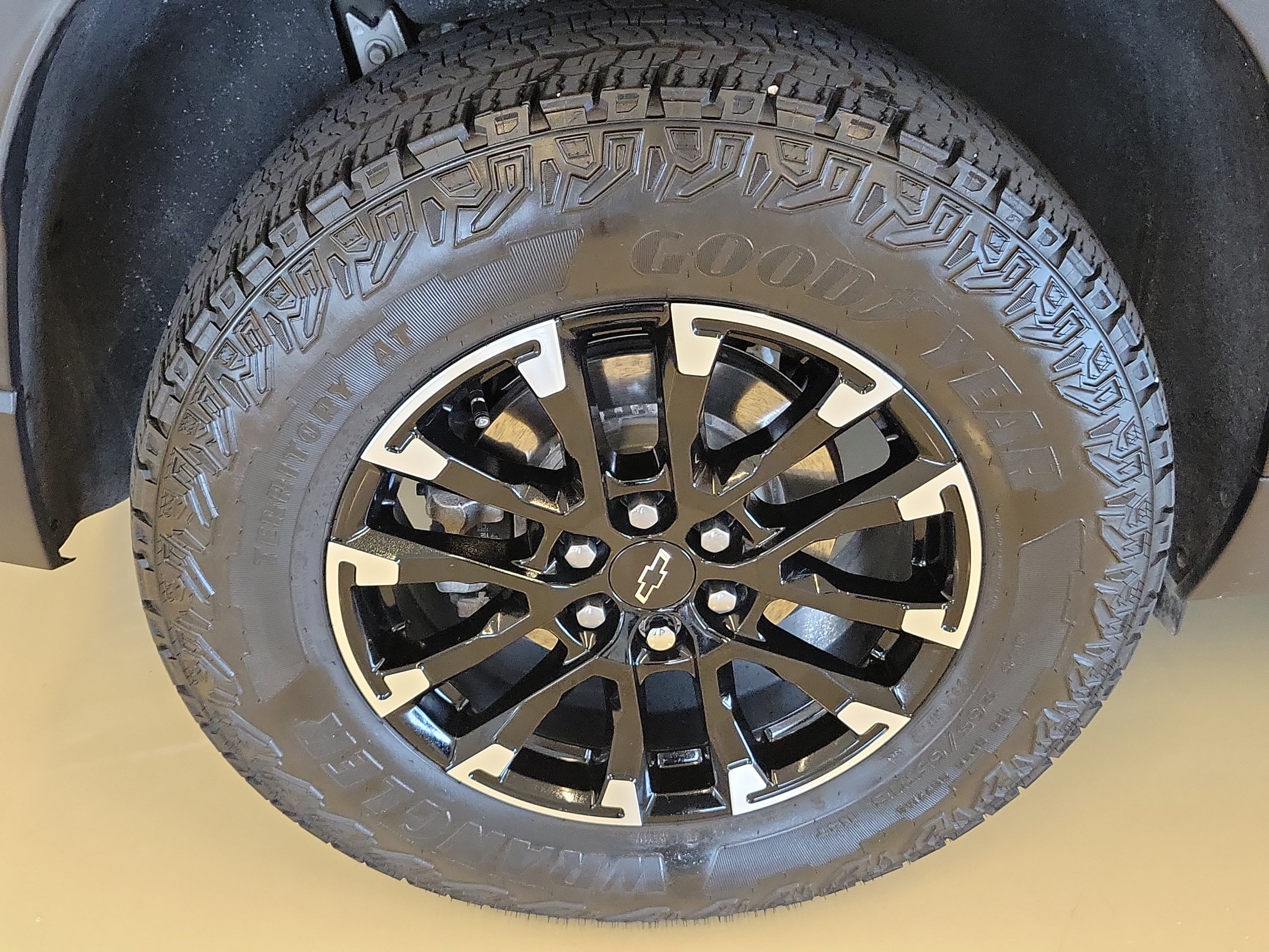 Used 2025 Chevrolet Traverse Z71 AWD/4WD image 9