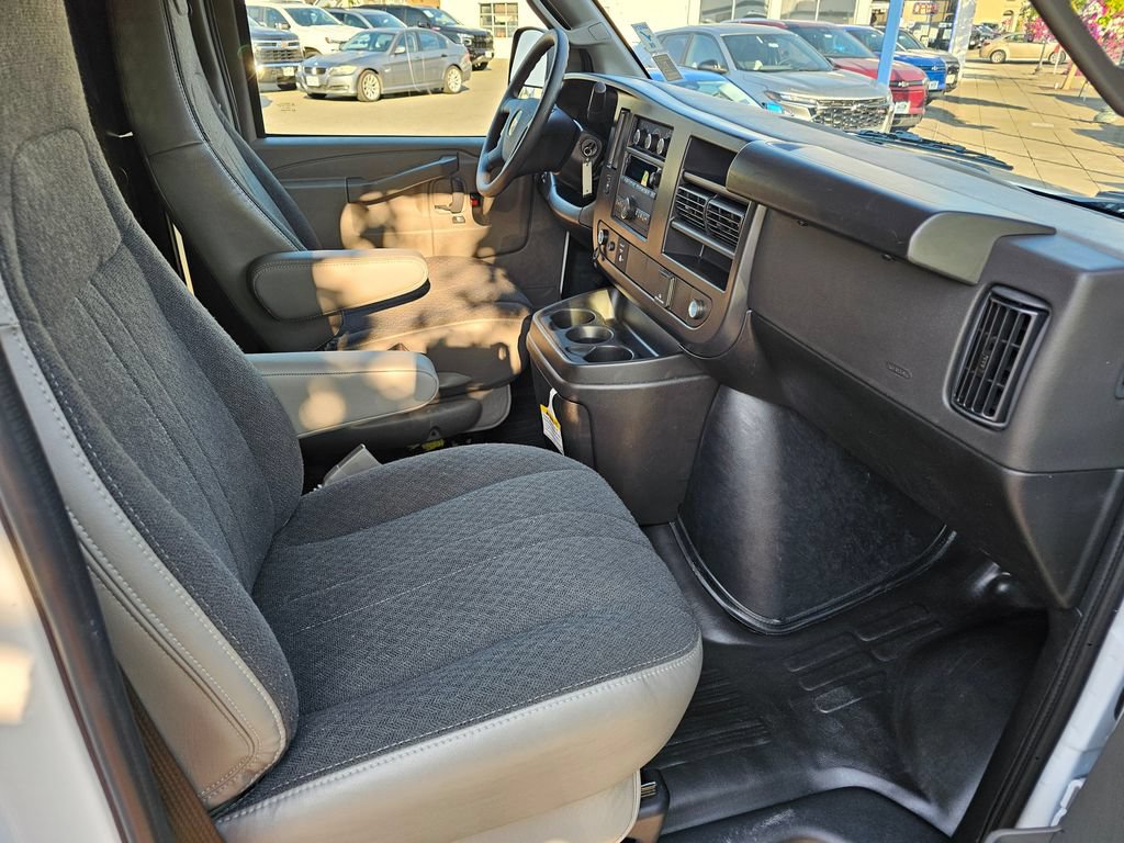 Certified 2025 Chevrolet Express 2500 w/ Driver Convenience Package RWD image 13