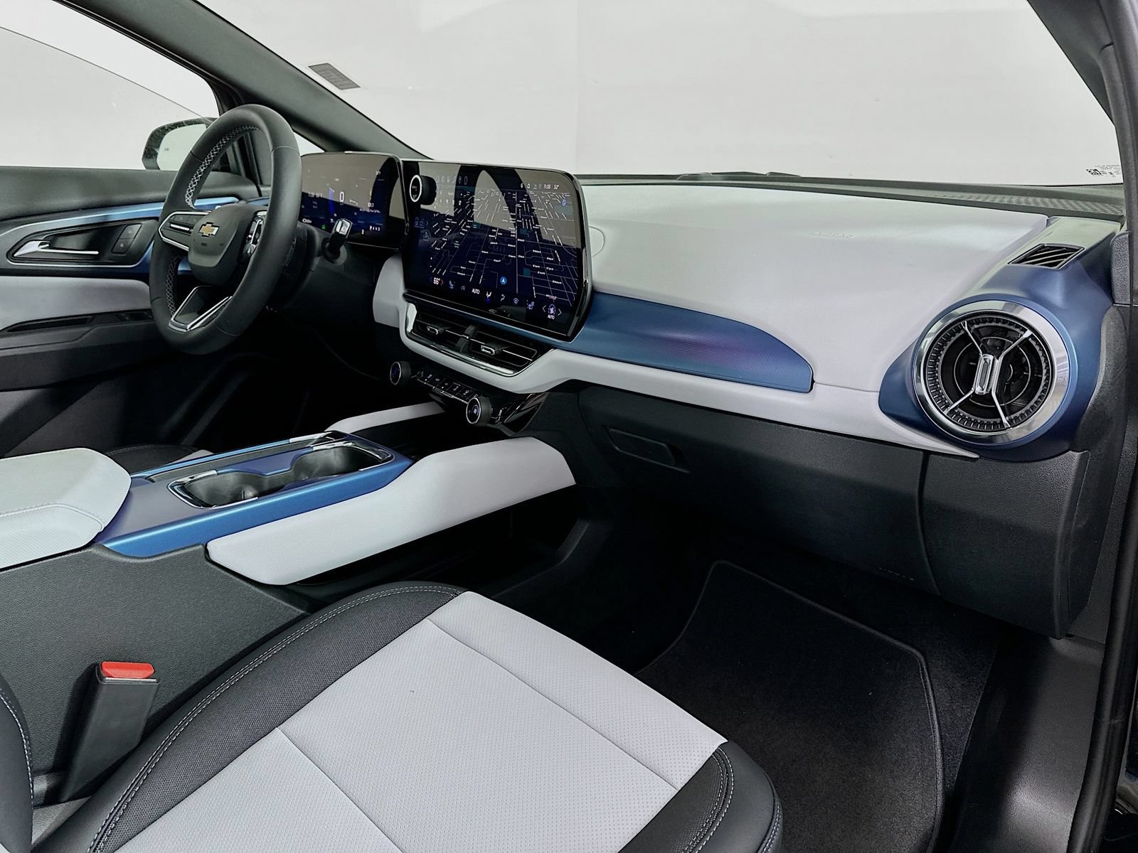 New 2026 Chevrolet Equinox EV LT AWD/4WD image 29