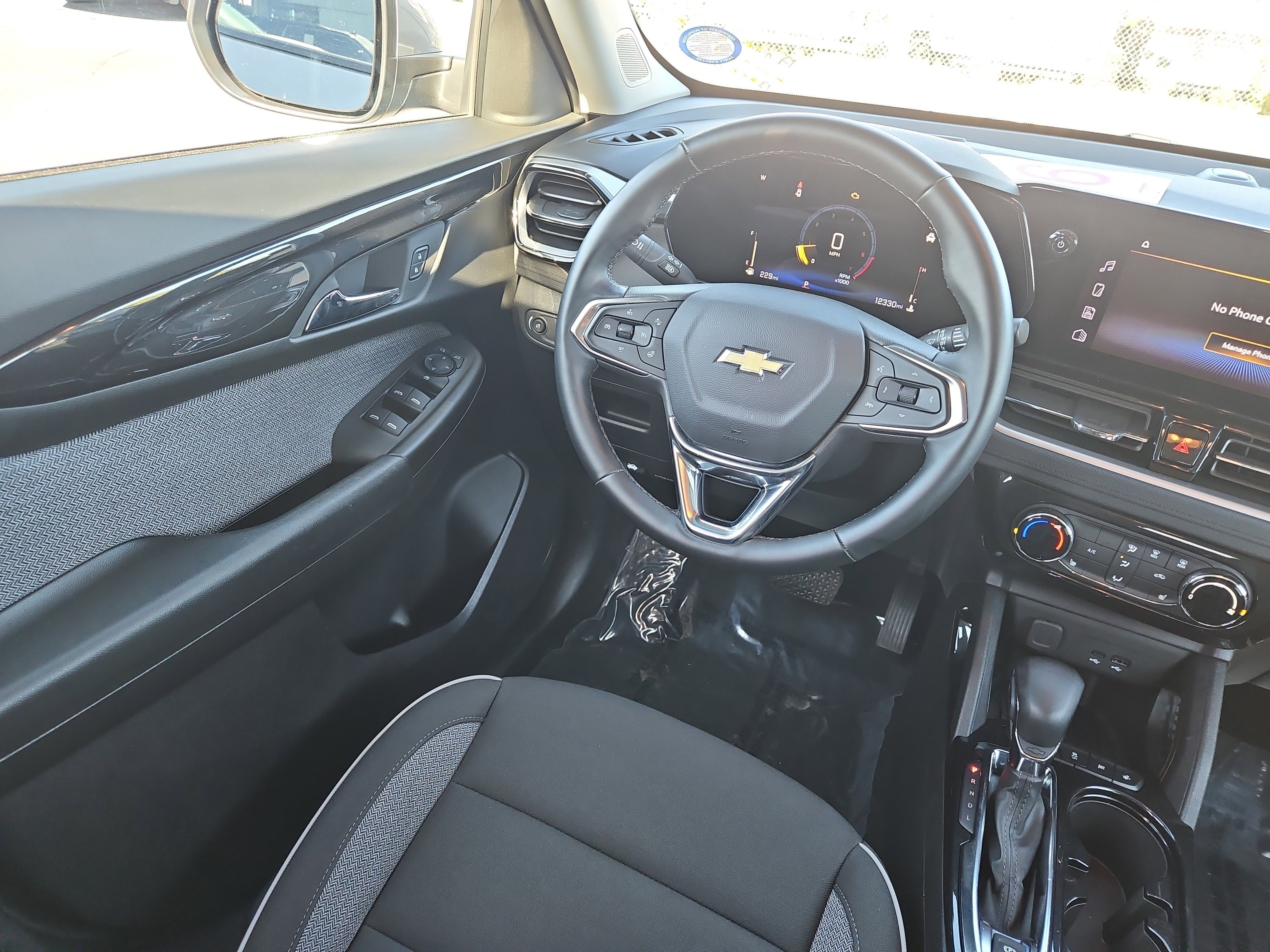 Used 2026 Chevrolet TrailBlazer LT w/ LT Cold Weather Package FWD image 9