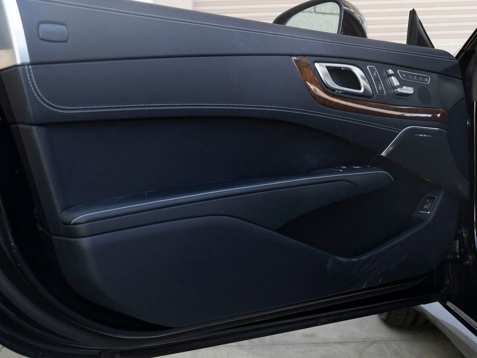 Used 2014 Mercedes-Benz SL 550 image 13